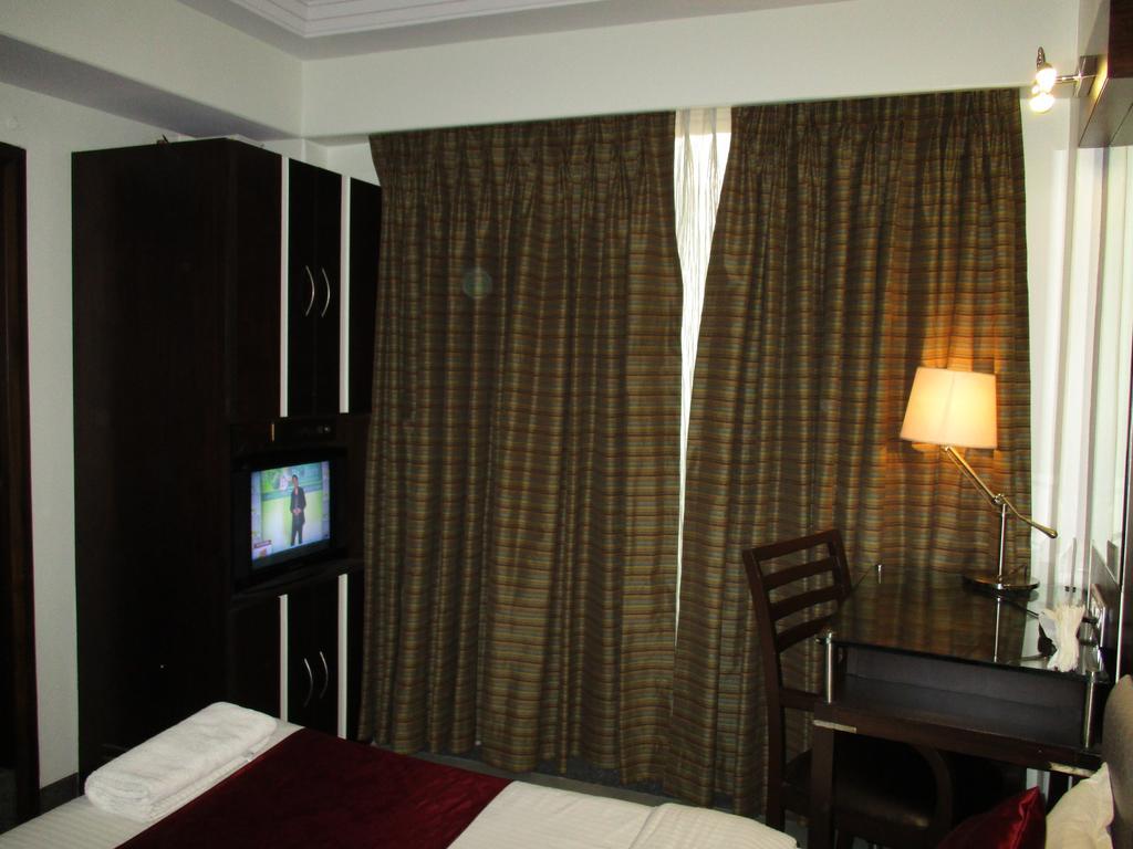 Hotel Sapna Marine Bombaim Exterior foto